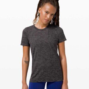 Lululemon Breeze By Short Sleeve Polar Spots Titanium / Black Size 10